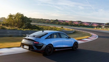Hyundai Motor �������� ��� ������� �� �������� 2026 What Car? ������� �� �������������